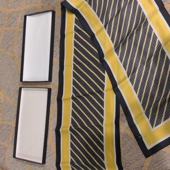 Vineyard Vines Denver Broncos Super Bowl 50 100% Silk Scarf - Picture 6 of 6